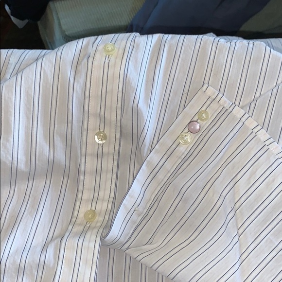 A&F Classy Button Down▪️ - Picture 4 of 4